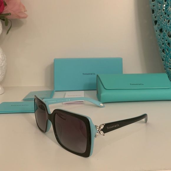 Tiffany & Co. Accessories - Tiffany & Co. TF4047B Victoria Gradient Rectangular Sunglasses